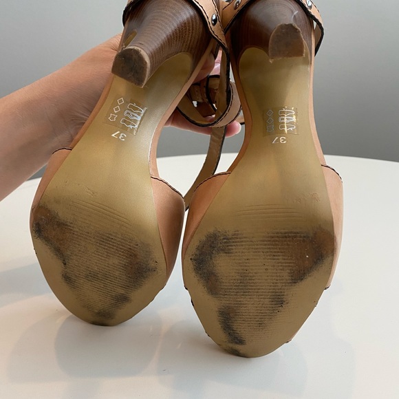 Gorgeous tan leather wrap ankle high heels - Picture 3 of 5